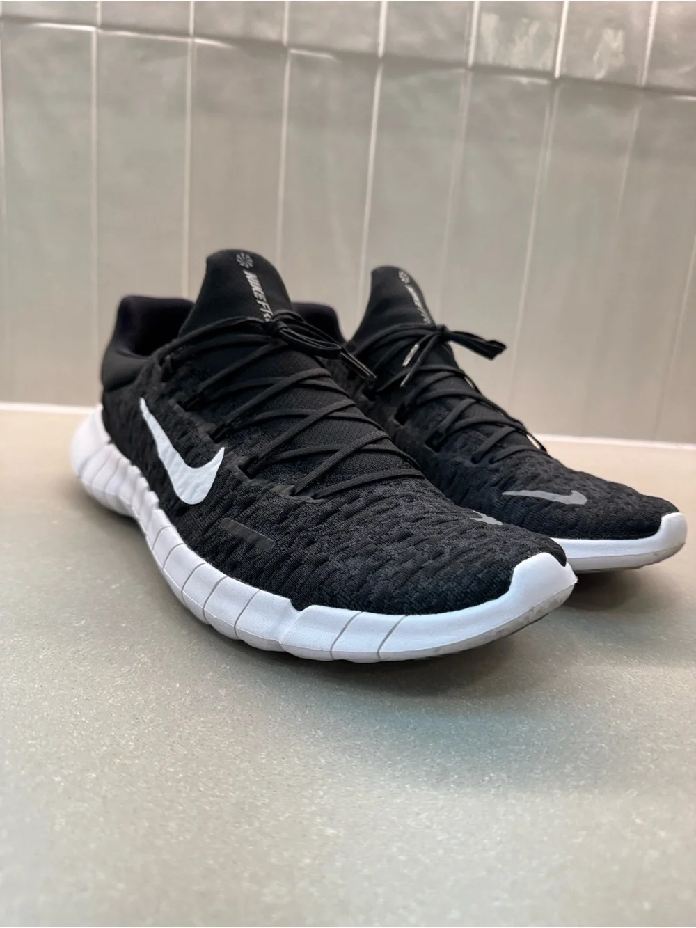 2 Pairs of Nike Running Shoes Bundle – Men’s US 11 – Great Condition